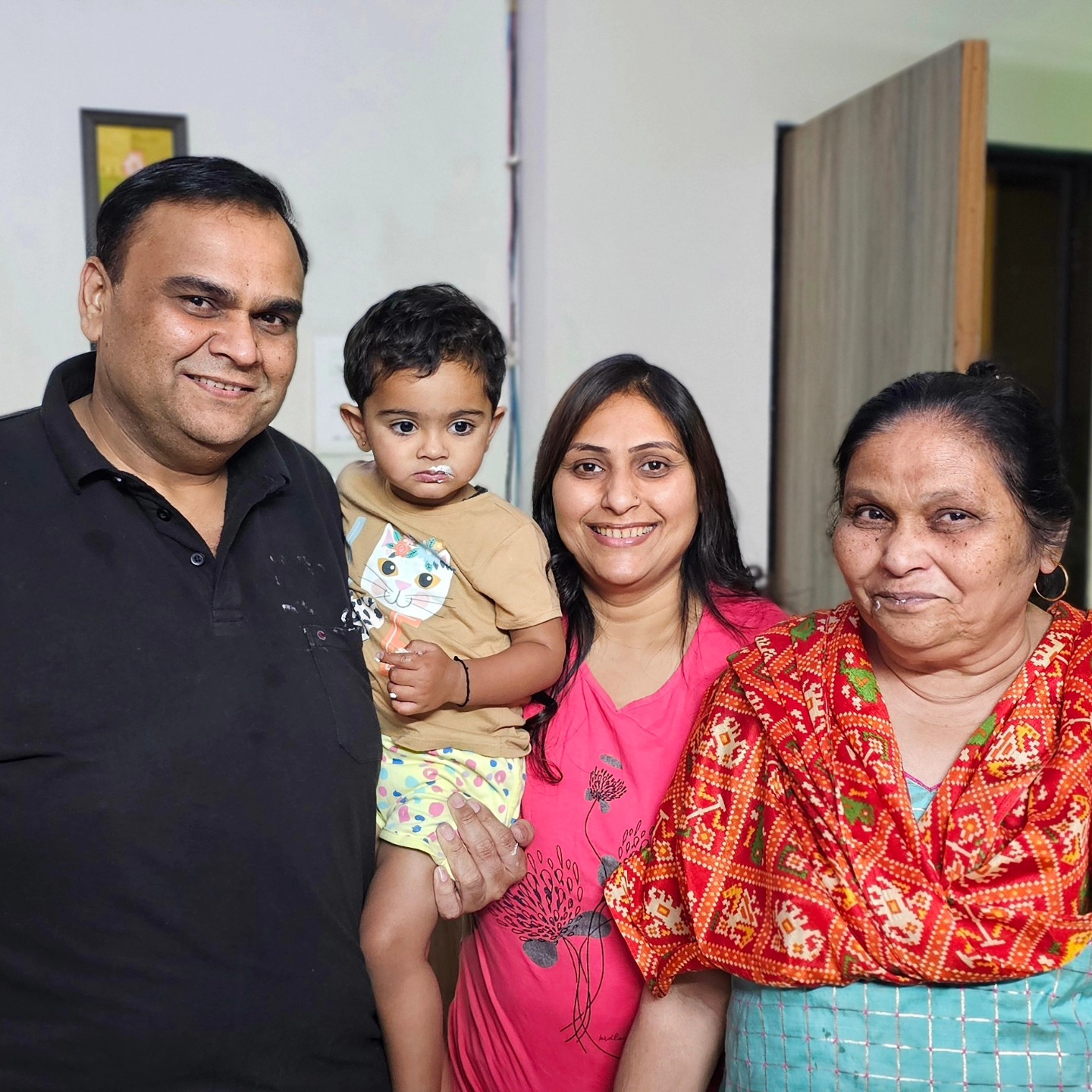 લાડલી ધારવી ને ૨ વર્ષની જન્મ દિવસની ખુબ ખુબ શુભેચ્છાઓ.